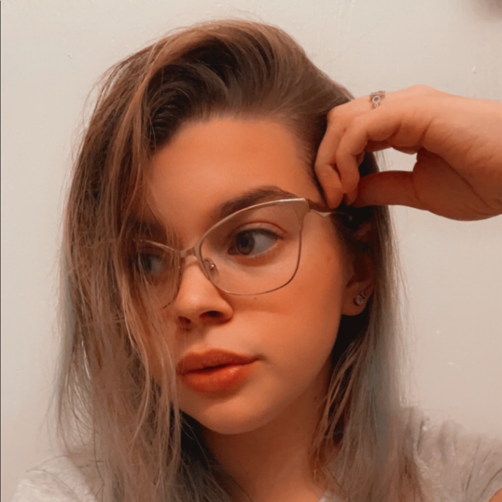 Meet your Posher, Madelynn
